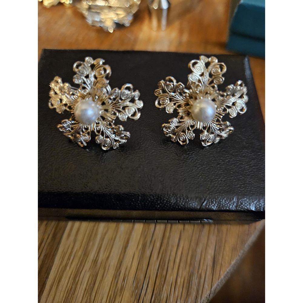Vintage Gold Tone Filigree Flower Screw Back Earrings Faux Pearl Floral Jewelry